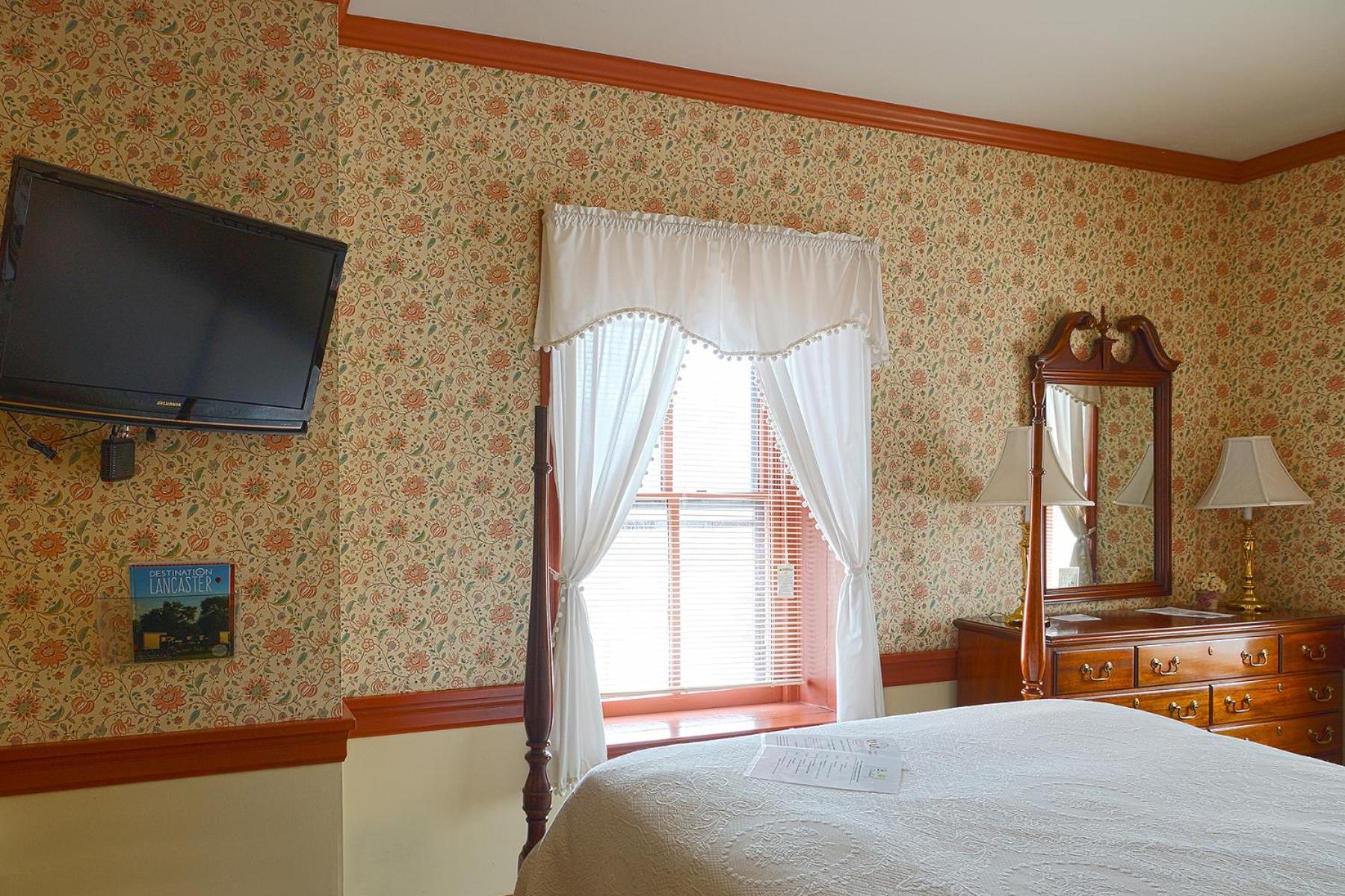 Village Hotel 2*